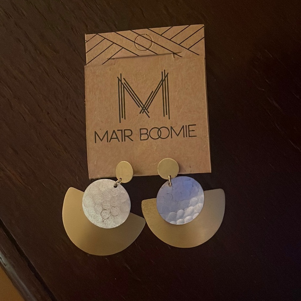 Matr Boomie earrings !